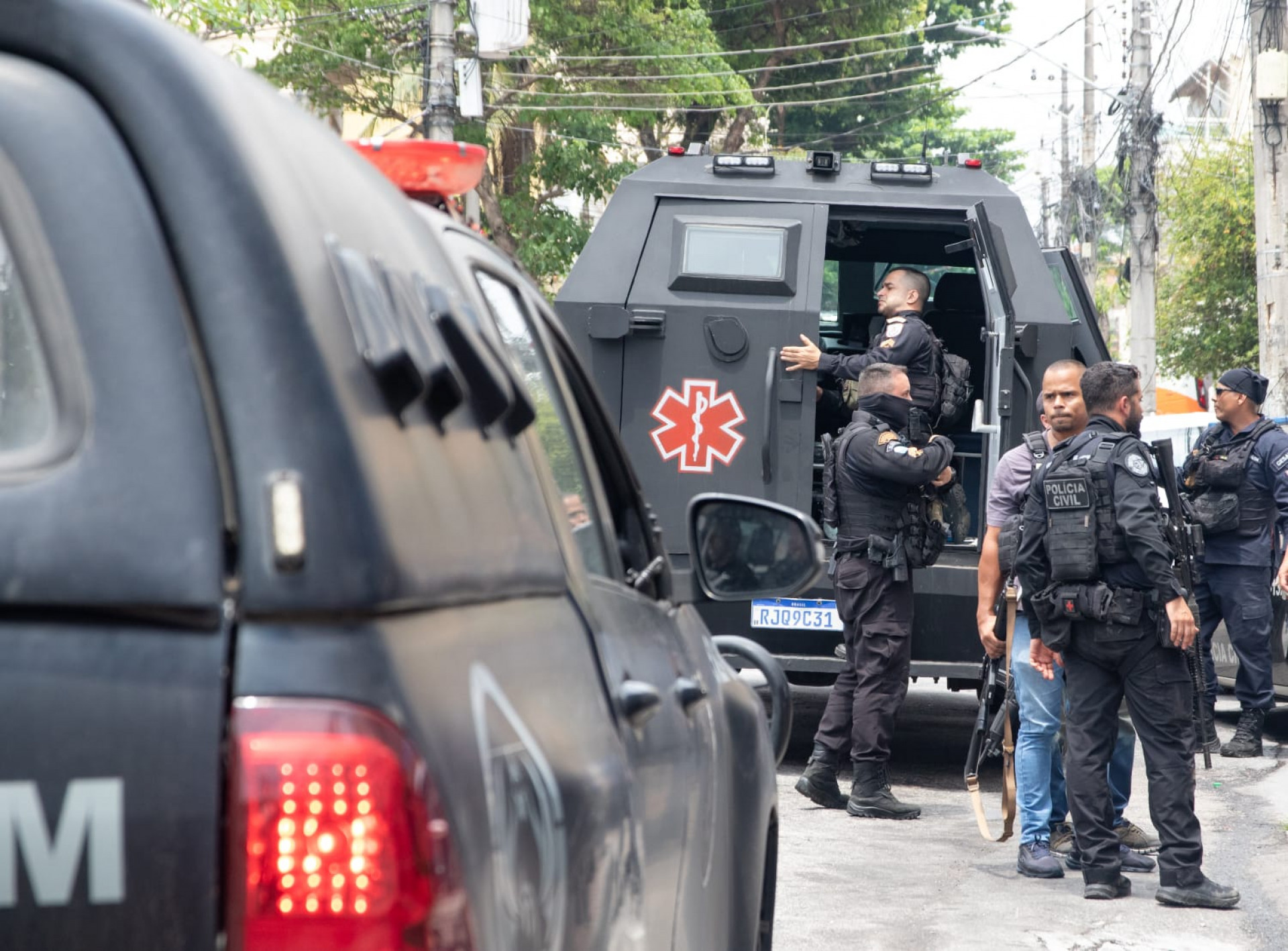 Baleados foram encaminhados ao Hospital Getúlio Vargas, na Penha - Érica Martins/Agência O DIA