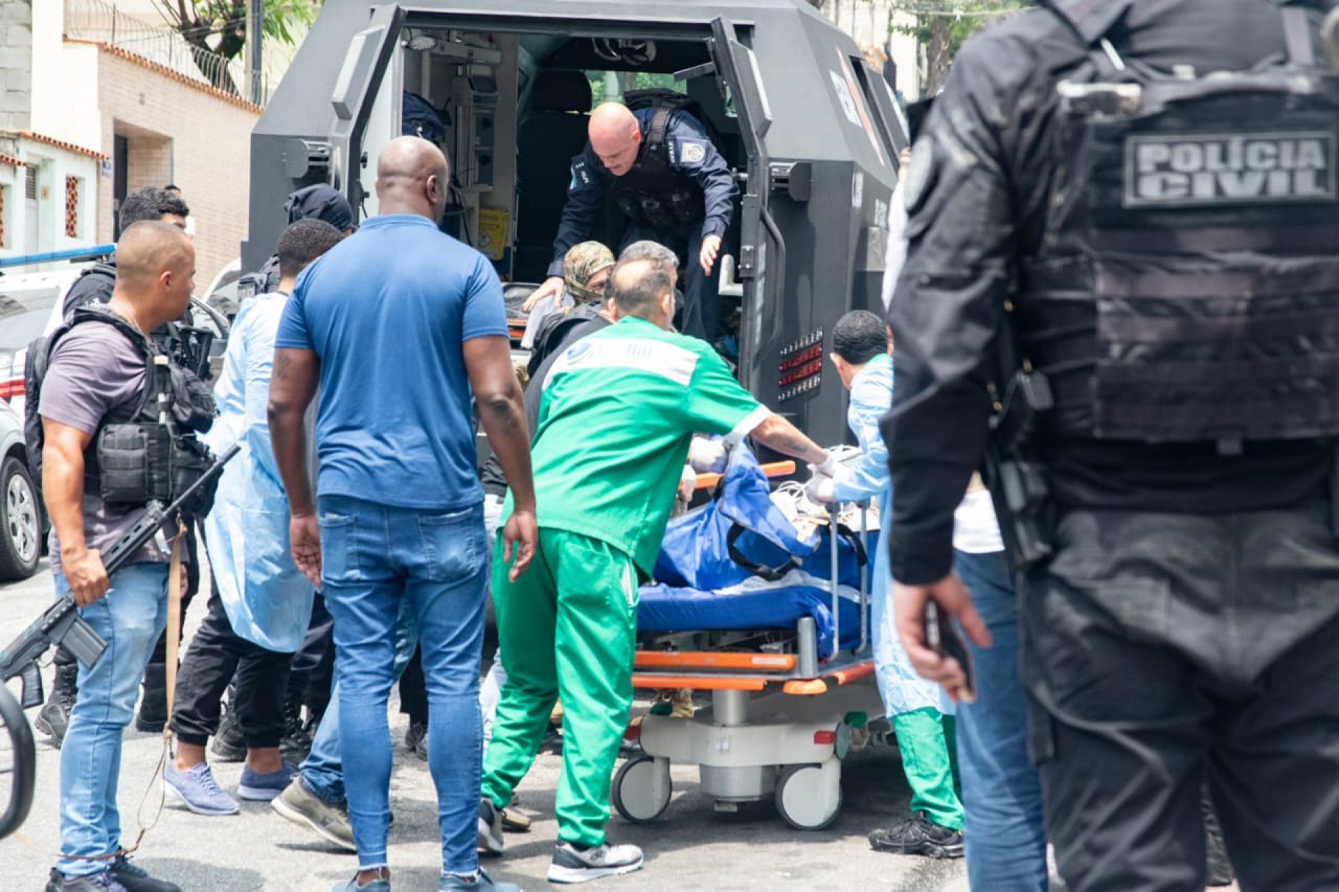 Baleados foram encaminhados ao Hospital Getúlio Vargas, na Penha - Érica Martins/Agência O DIA