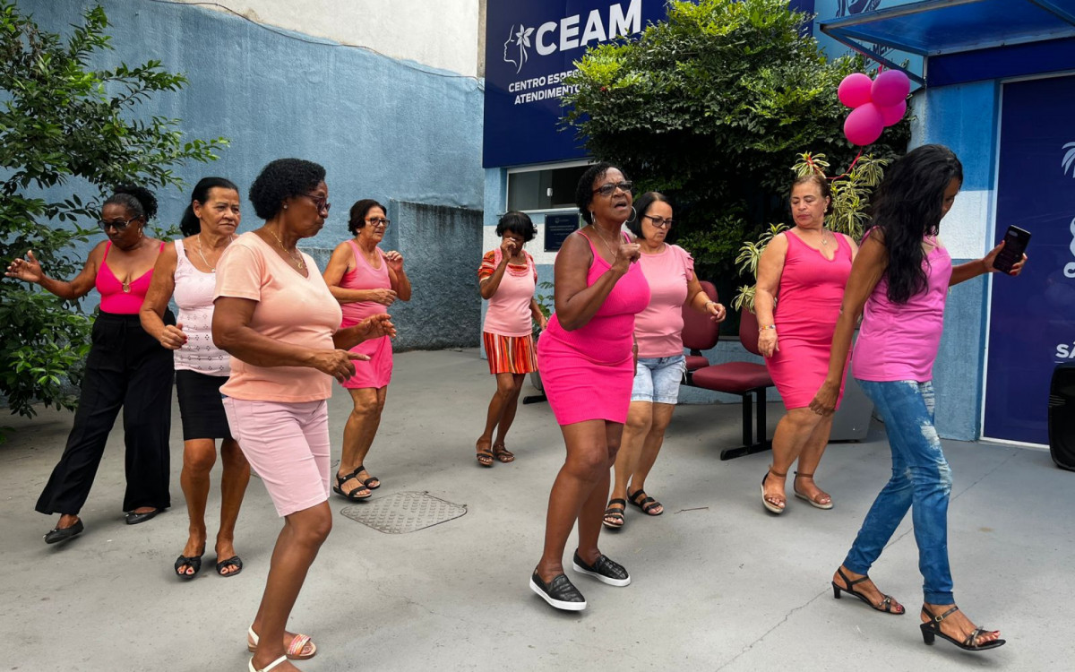 O encontro contou com aula de dança, sessão de massoterapia e integração com as alunas