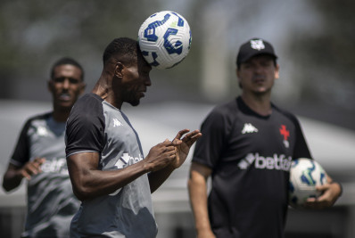 Vasco completa três jogos sem sofrer gols pela primeira vez em 13 anos