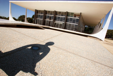 STF adia final de julgamento sobre nomeação de parentes para cargo político