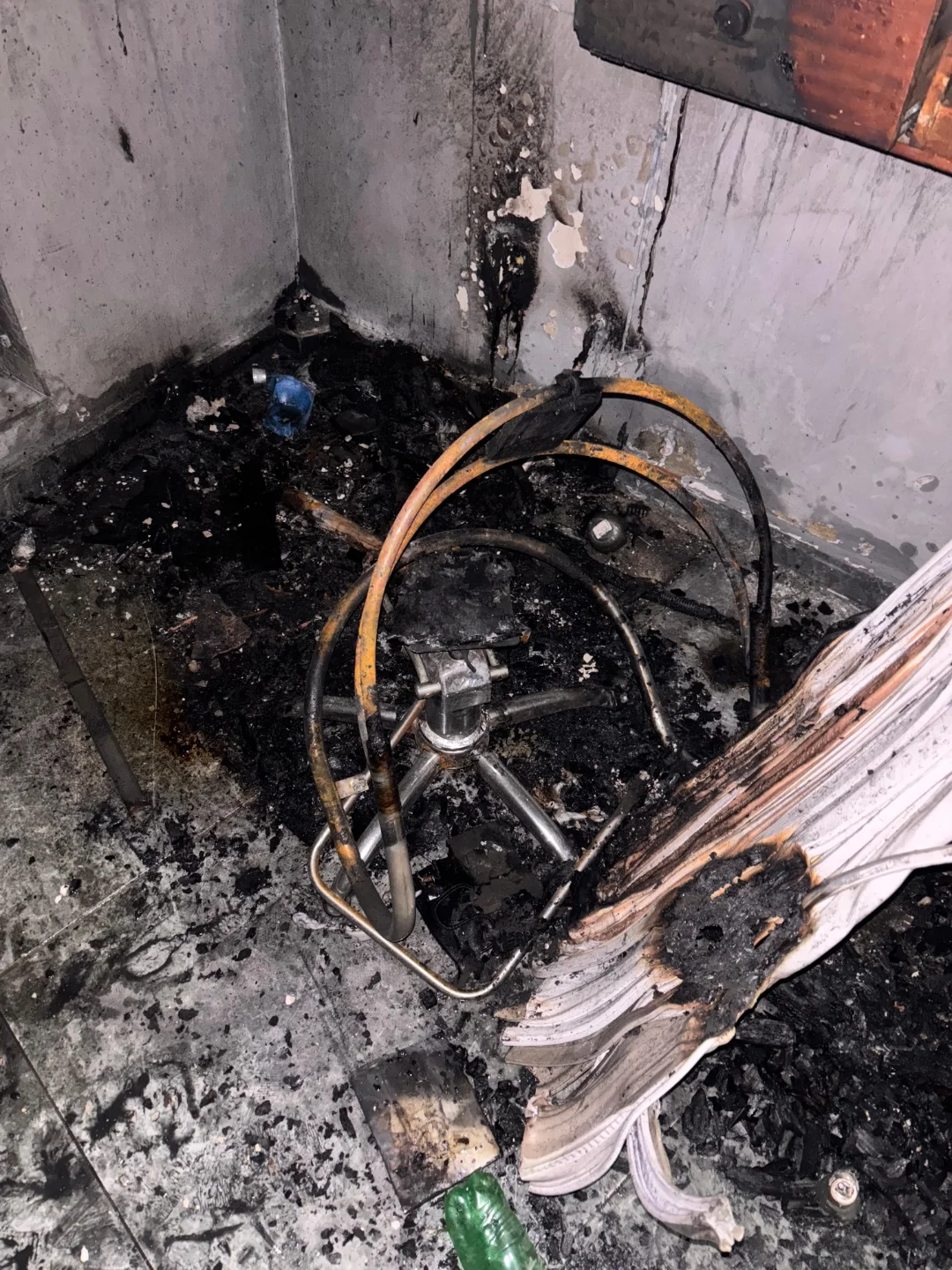 Barbearia de morador da Penha pega fogo durante megaoperação: 'Não teve como fazer nada'