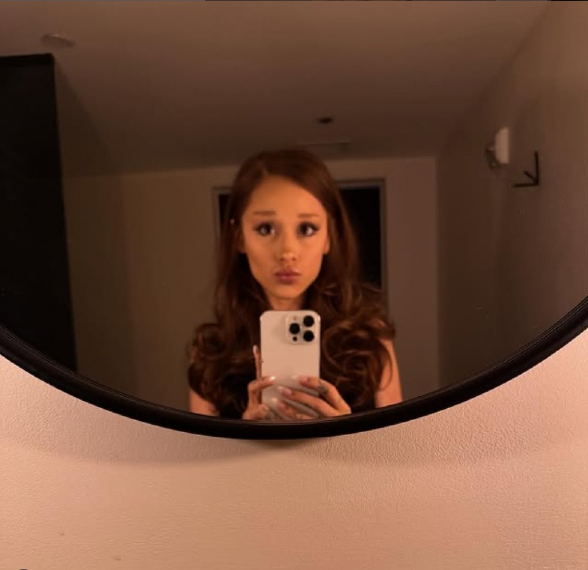 Ariana Grande morena - Reprodução / Instagram