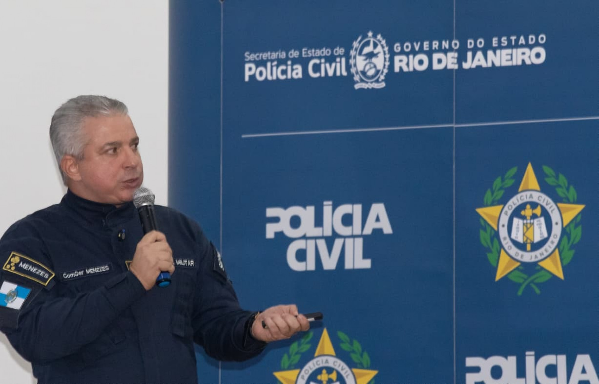 Marcelo de Menezes, secretário de Polícia Militar, em coletiva nesta quarta (29), na Cidade da Polícia - Érica Martin/Agência O Dia