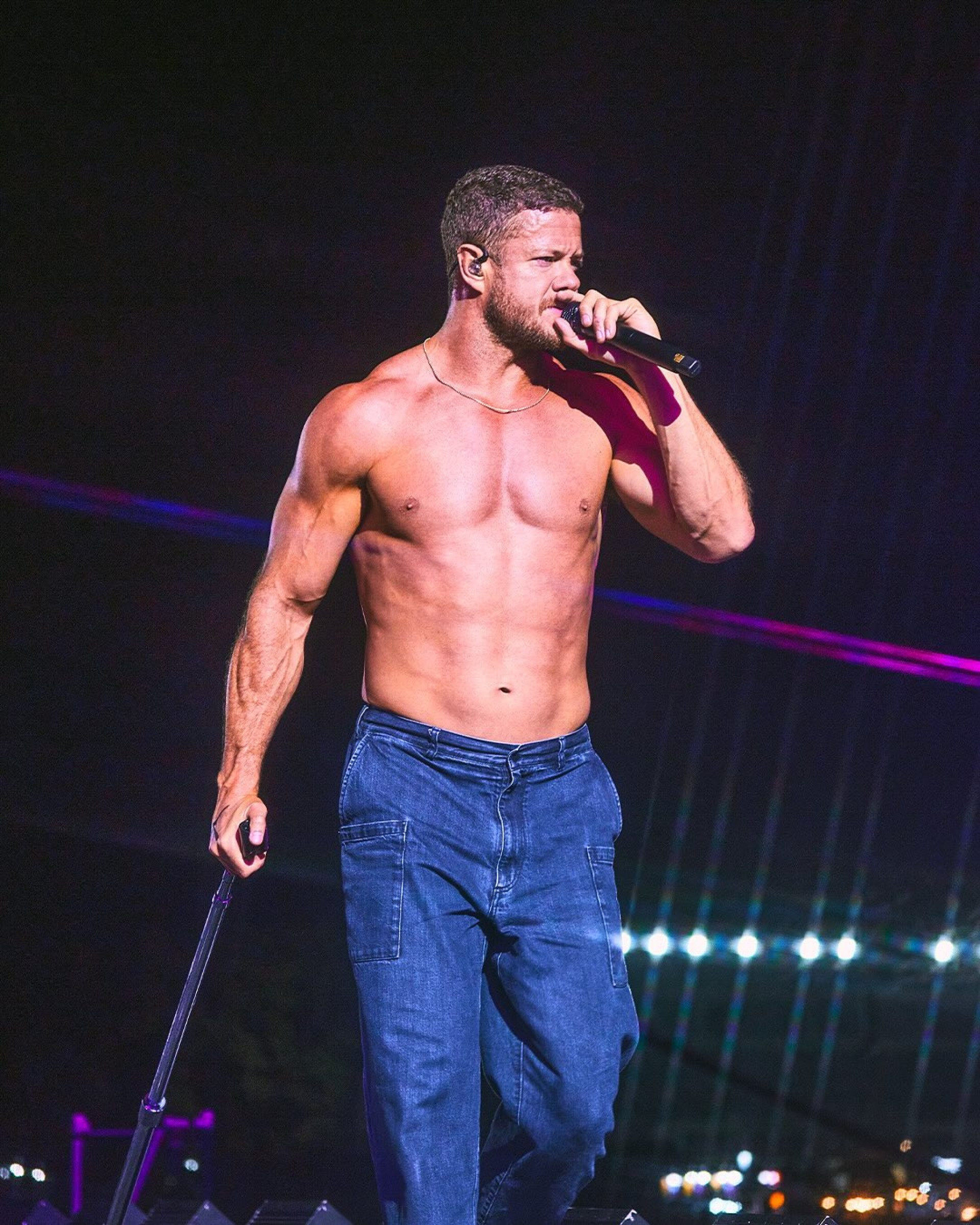 Dan Reynolds é vocalista do Imagine Dragons
- Reprodução/Instagram