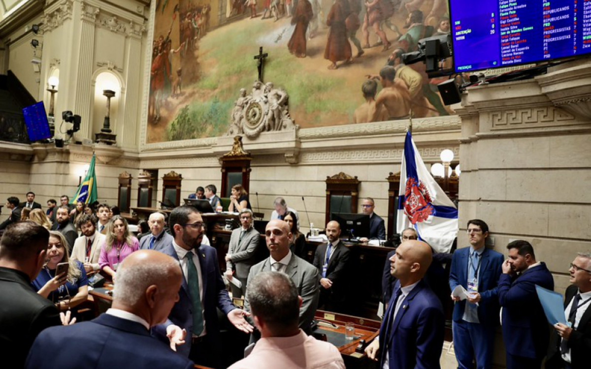 Câmara do Rio aprova intervenção da prefeitura em imóveis particulares em situação de risco