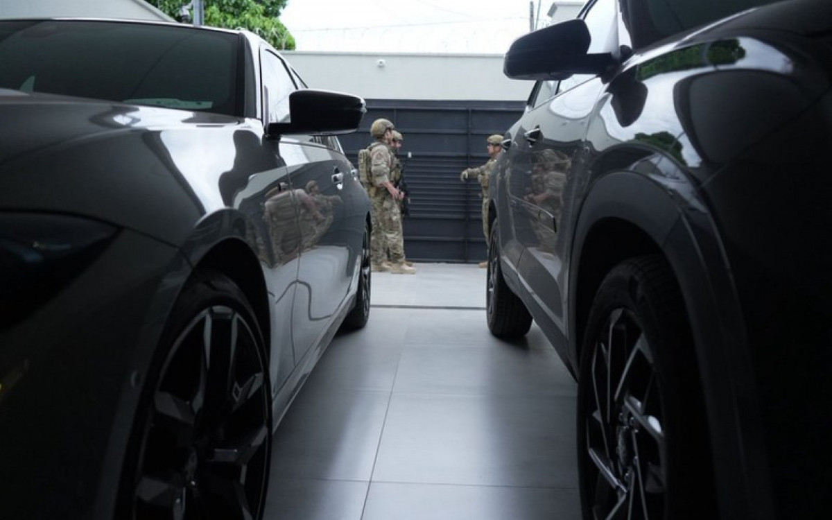 Carros de luxo foi apreendido na ção - Divulgação/ PF