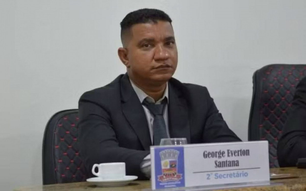 Cerca de R$ 130 mil em espécie foram encontrados com o vereador George Santana (PCdoB) - Reprodução/ redes sociais