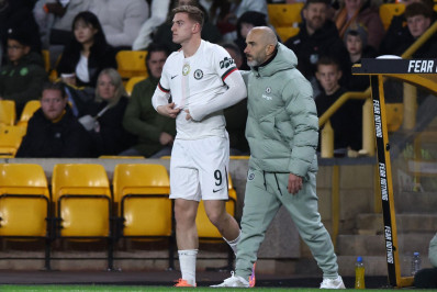 Técnico do Chelsea critica o próprio jogador por expulsão: 'Vermelho muito estupido'