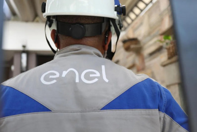 Moradores acionam PM por suposta cobrança de funcionários da Enel para restabelecer energia