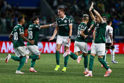 Palmeiras goleia LDU por 4 a 0, e enfrentará o Flamengo na final da Libertadores