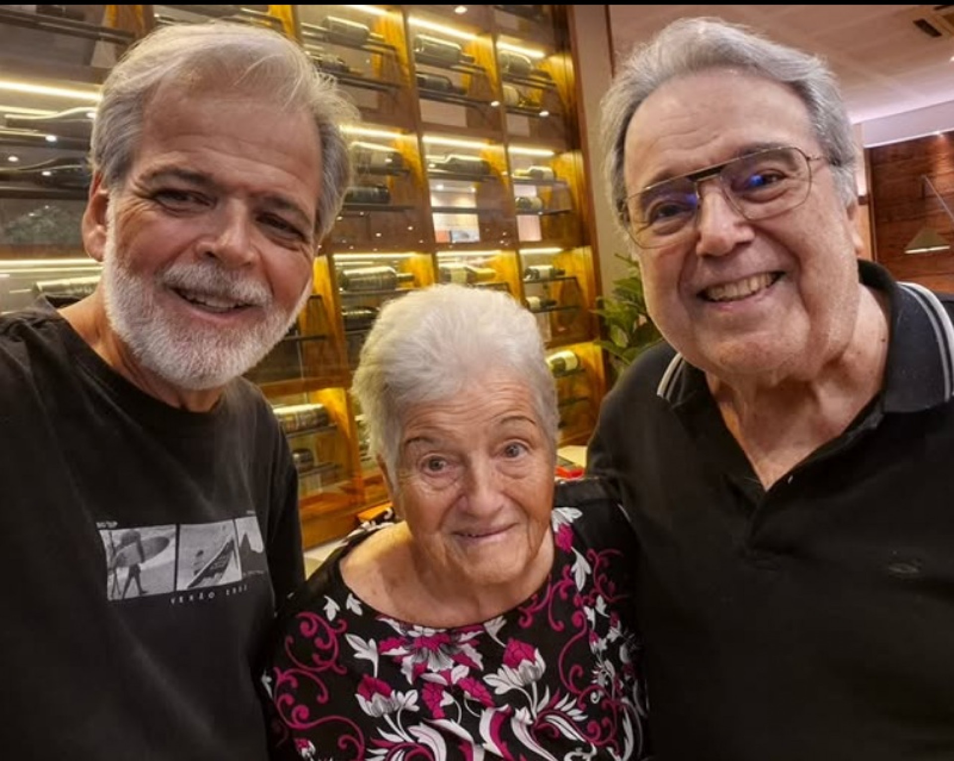 Claudio Cinti com a mãe e o tio - Reprodução / Instagram
