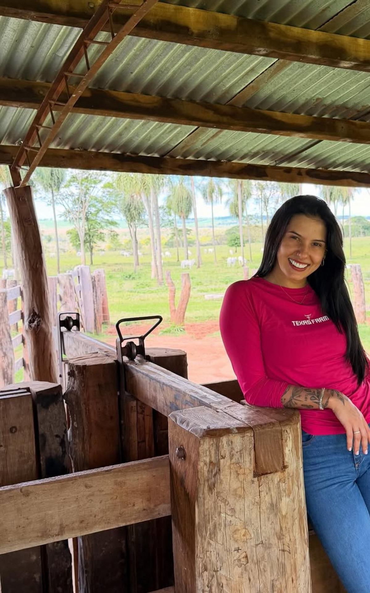 Ana Castela posa em sua fazenda localizada em Sete Quedas (MS) - localizada em Sete Quedas (MS)