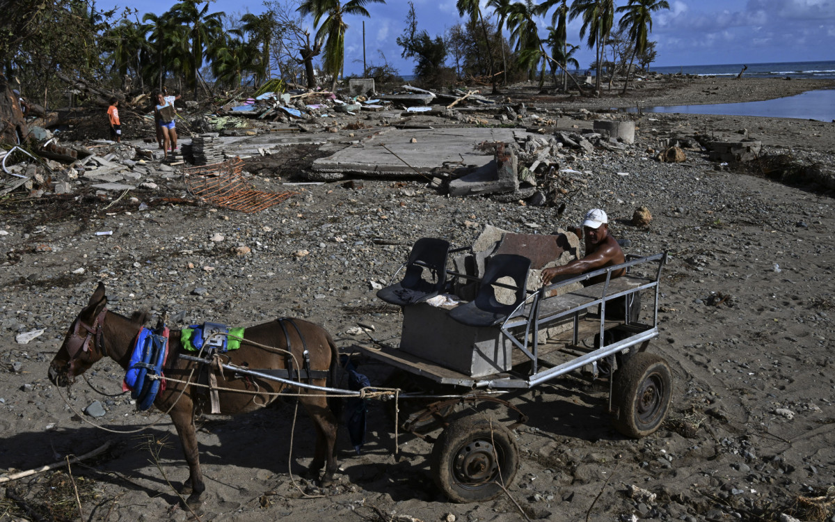 Edifícios destruídos após a passagem do furacão Melissa - AFP
