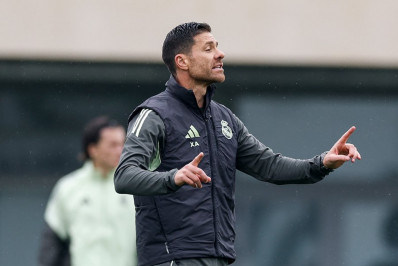 Xabi Alonso elogia conduta de Vini Jr e diz que polêmica 'foi encerrada' no Real Madrid