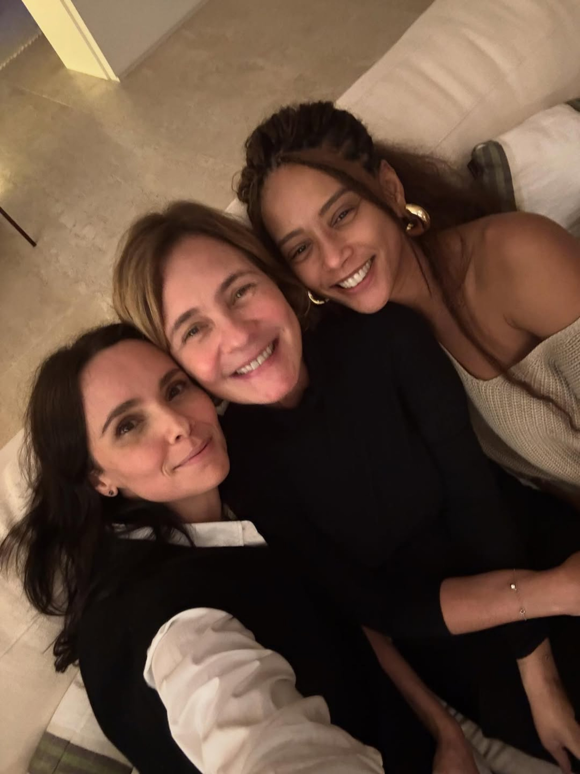 Débora Falabella encontra Adriana Esteves e Taís Araujo - Reprodução / Instagram