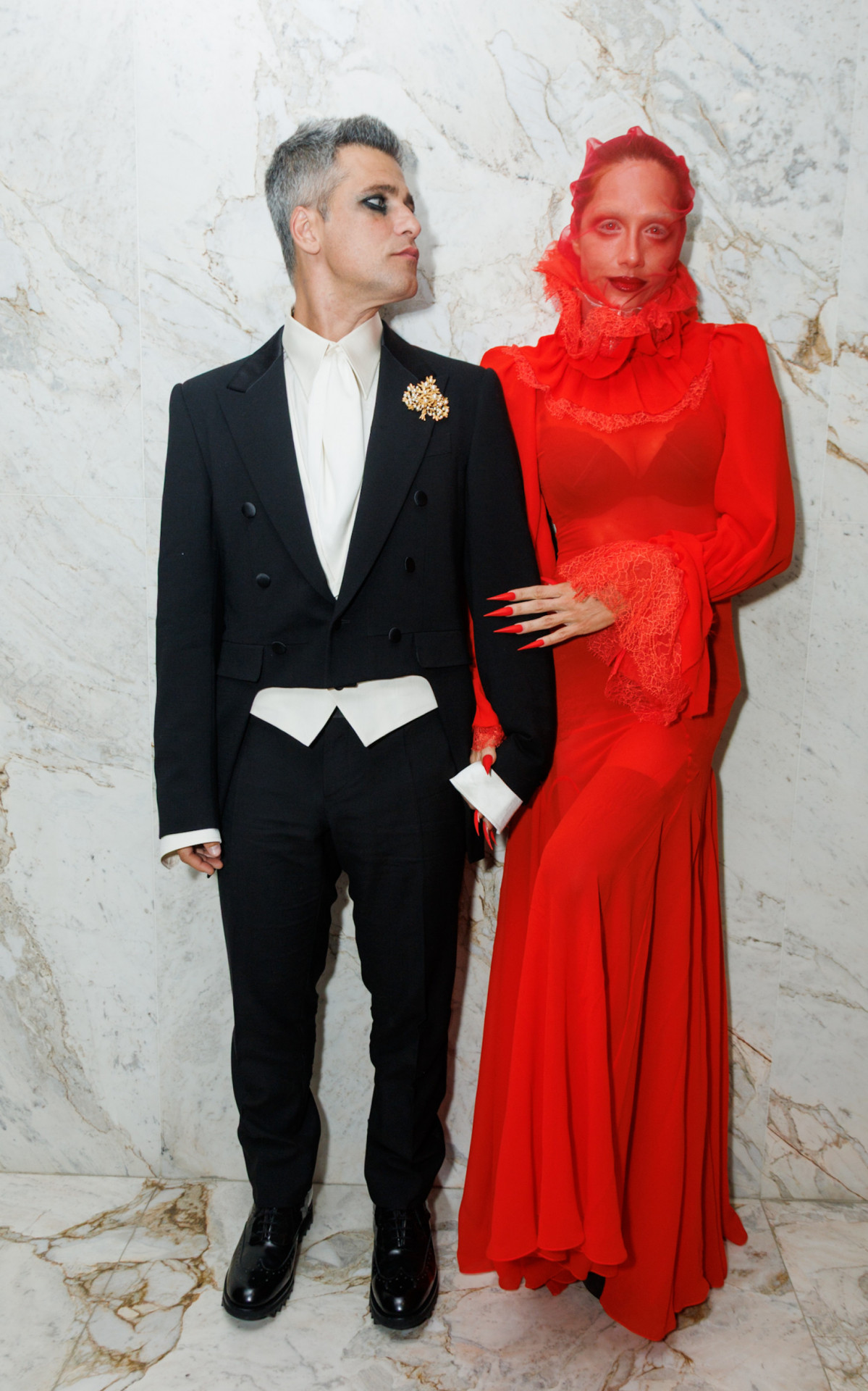 Bruno Gagliasso e Giovanna Ewbank aproveitam festa de Halloween em São Paulo