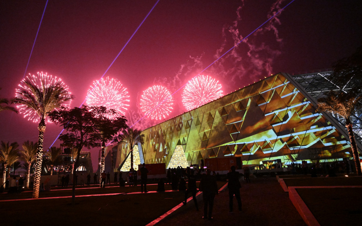 Faraós de Volta à Vida! Cairo Inaugura Museu Épico com Tesouros Milenares