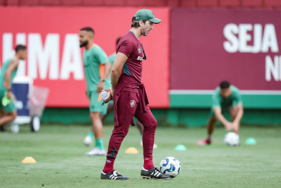 Sem Renê, Zubeldía pode improvisar na lateral esquerda do Fluminense contra o Palmeiras