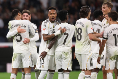 Vini Jr. perde pênalti, mas Real Madrid goleia o Valencia pelo Espanhol