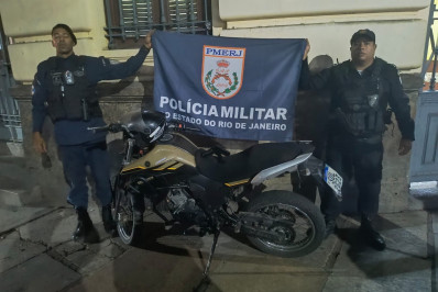 PM prende homem e apreende adolescente após perseguição na Zona Sul