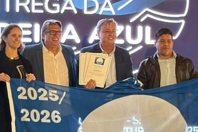Prefeito de Búzios, Alexandre Martins, participa de cerimônia nacional de entrega da Bandeira Azul