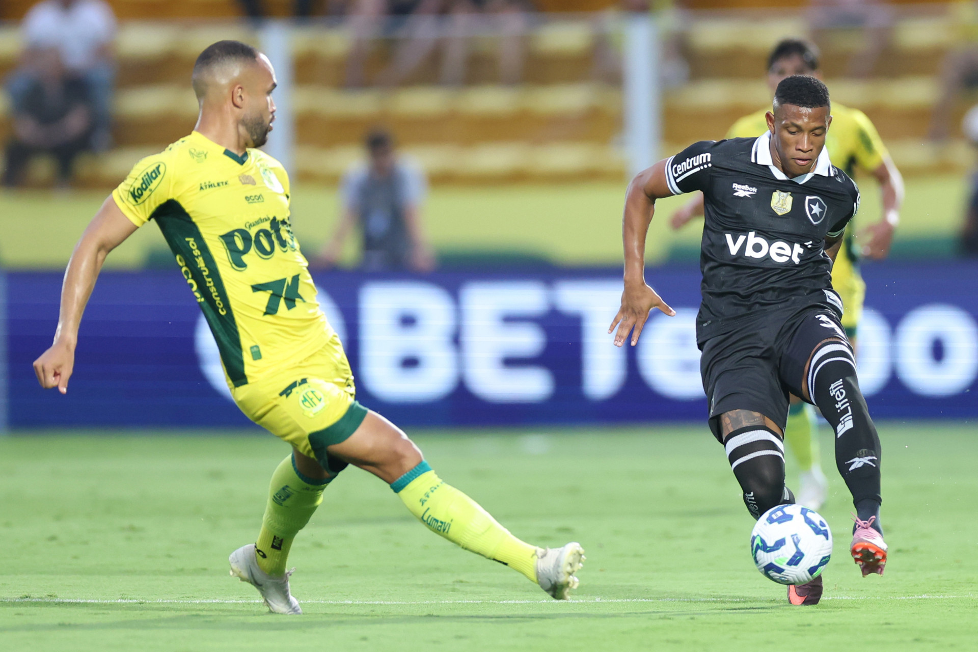 Danilo.  Mirassol x BOTAFOGO  pelo Campeonato Brasileiro no Estadio Jose Maria de Campos Maia, 01 de Novembro de 2025, Mirassol, SP, Brasil. Foto: Vitor Silva/Botafogo. 

Imagem protegida pela Lei do Direito Autoral Nº 9.610, DE 19 DE FEVEREIRO DE 1998. Sendo proibido qualquer uso comercial, remunerado e manipulacao/alteracao da obra. - Vitor Silva / Botafogo