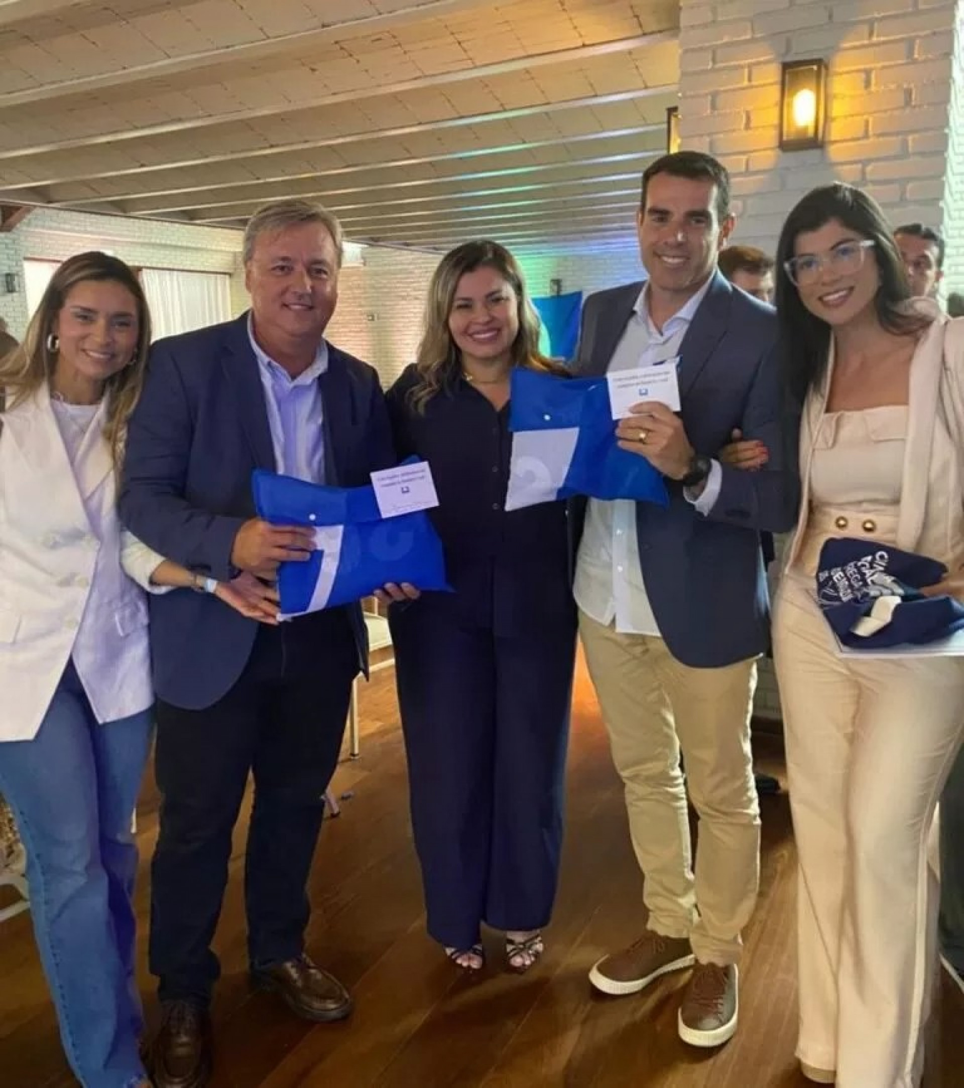 Prefeito Alexandre Martins (REP), participa da Cerimônia Nacional de Entrega da Bandeira Azul - Ascom