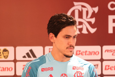Pedro faz atividades em campo, e otimismo do Flamengo por presença em final aumenta