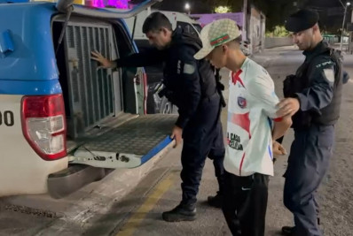 Homem é preso em Macaé por adulteração de veículo e descaminho de cigarros