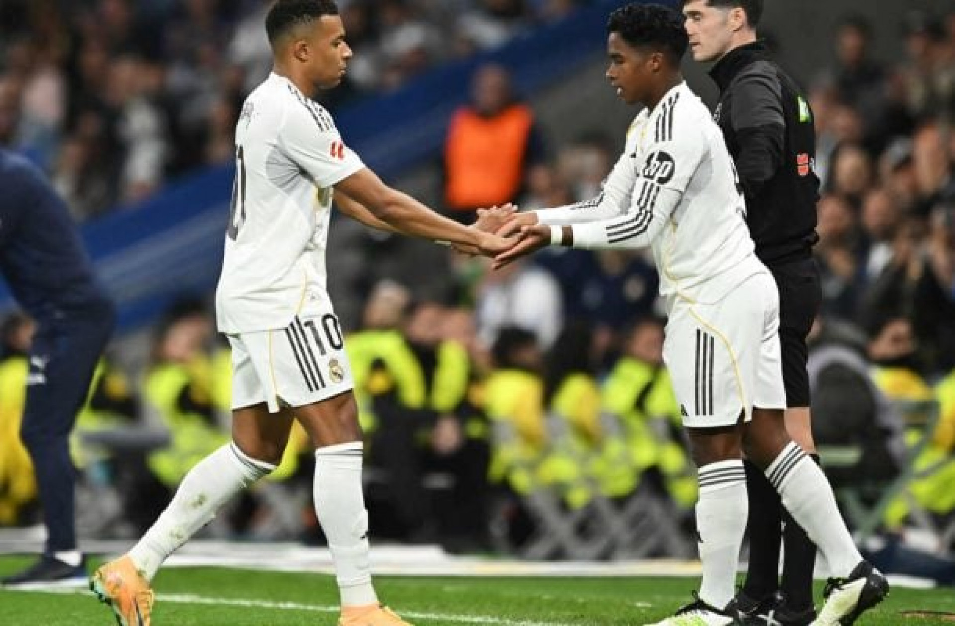 Lyon se aproxima de Endrick e prepara dossiê com jogos do Palmeiras; United e Aston Villa recuam