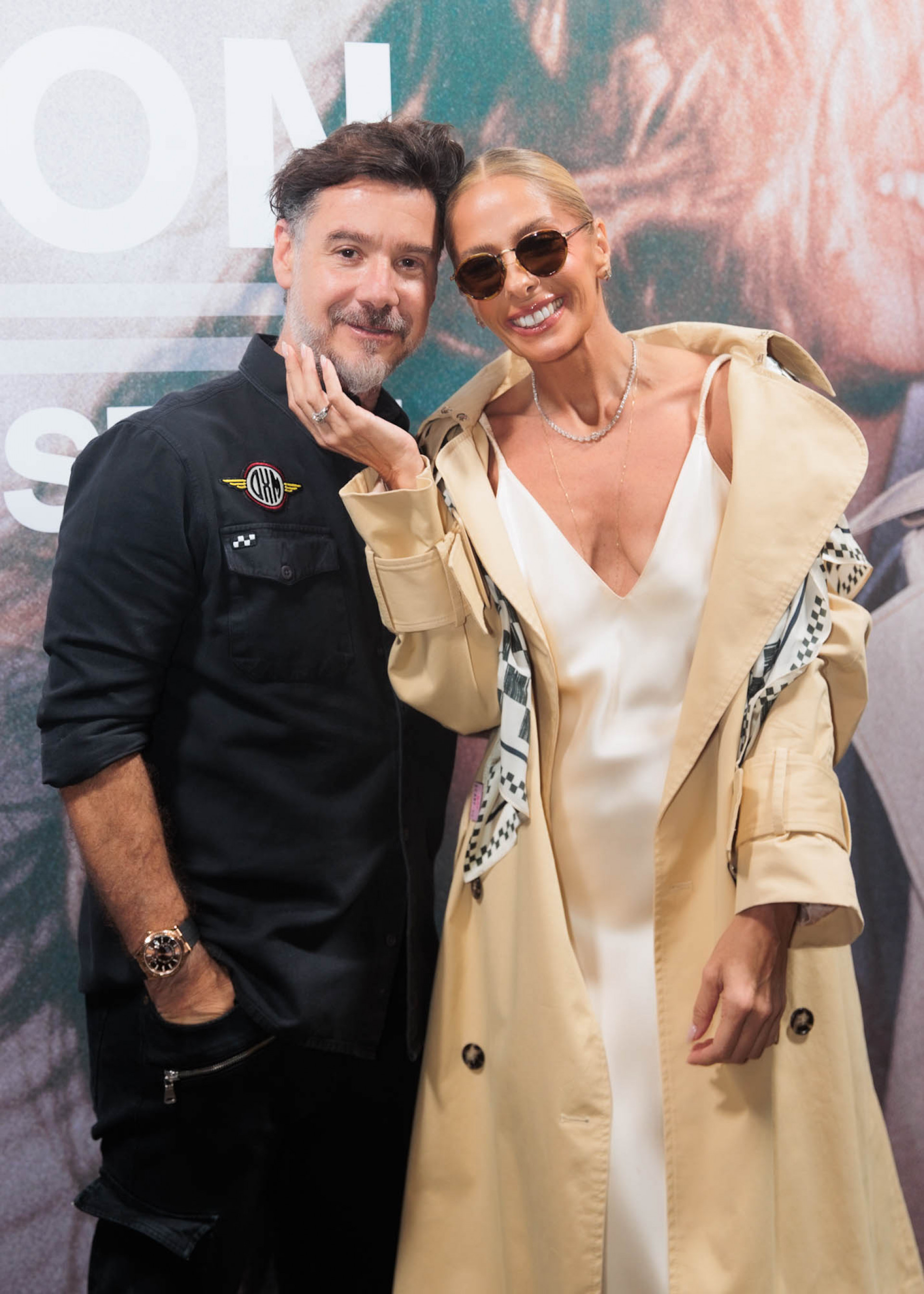 Adriane Galisteu e o marido, Alexandre Iodice na coletiva da série 'Meu Ayrton por Adriane Galisteu' - Reprodução/Manuela Scarpa/Brazil News