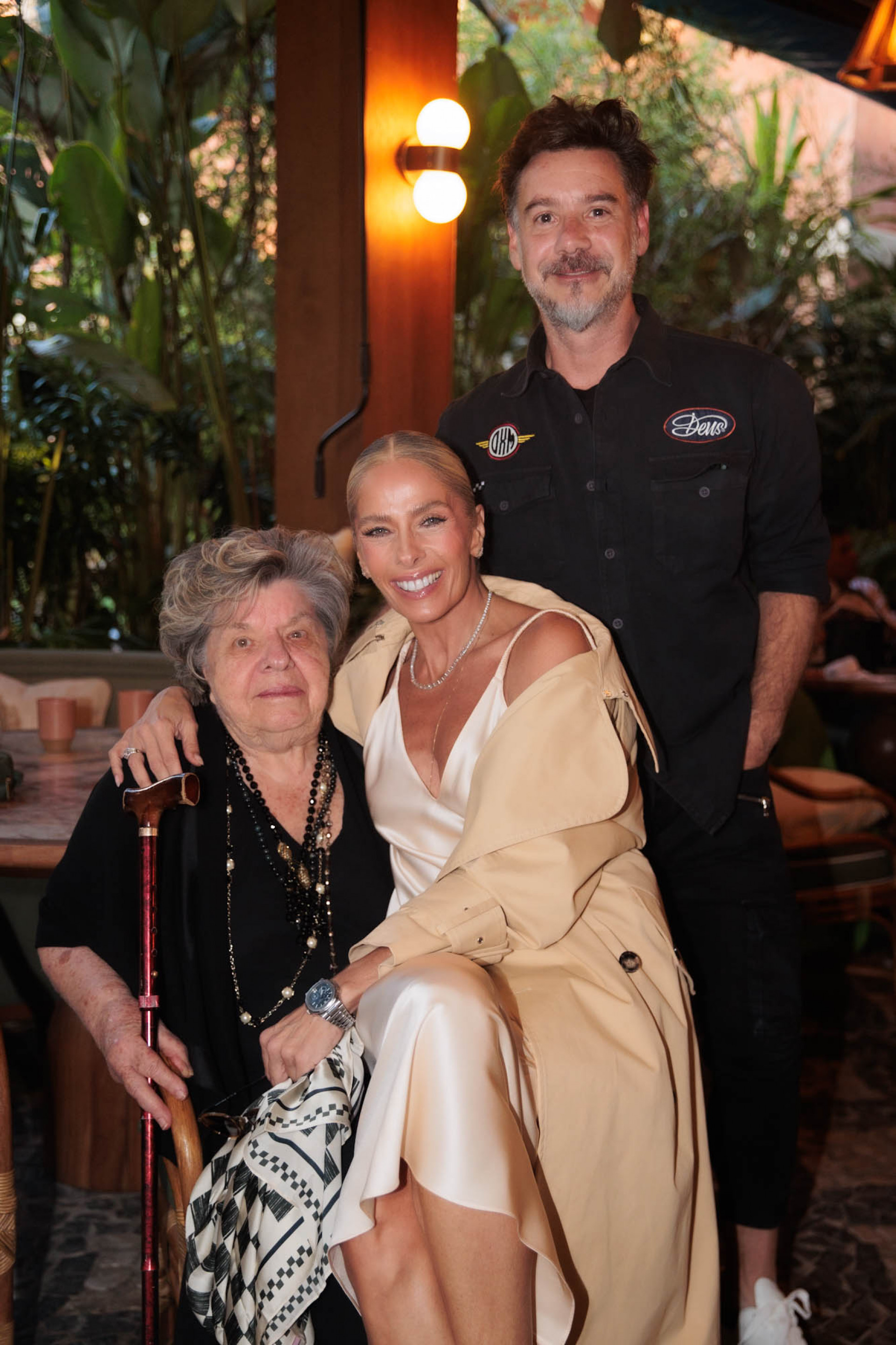 Adriane Galisteu, o marido Alexandre Iodice e a mãe Ema Galisteu na coletiva da série 'Meu Ayrton por Adriane Galisteu' - Manuela Scarpa/Brazil News