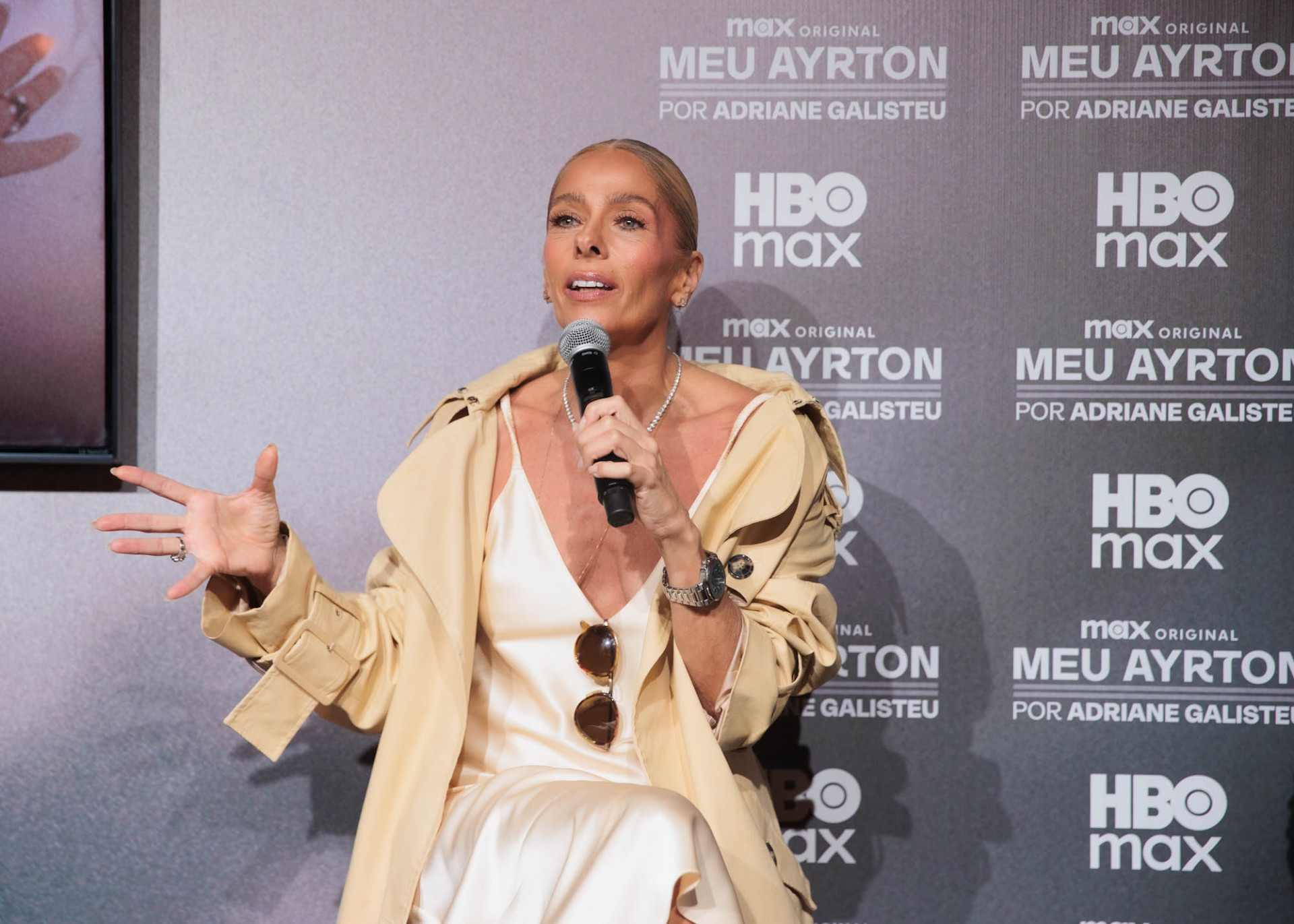 Adriane Galisteu em coletiva da série 'Meu Ayrton por Adriane Galisteu' - Reprodução/Manuela Scarpa/Brazil News