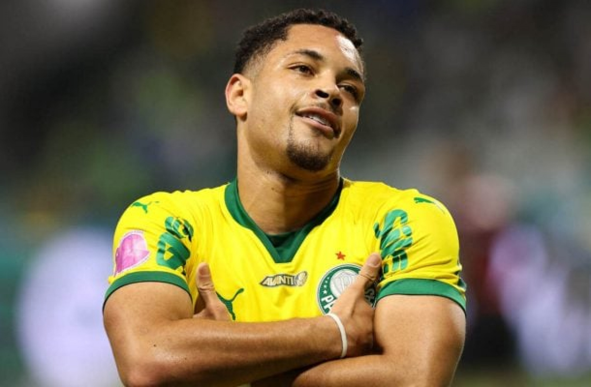 Convocado por Ancelotti, Vitor Roque desfalca o Palmeiras contra o Santos