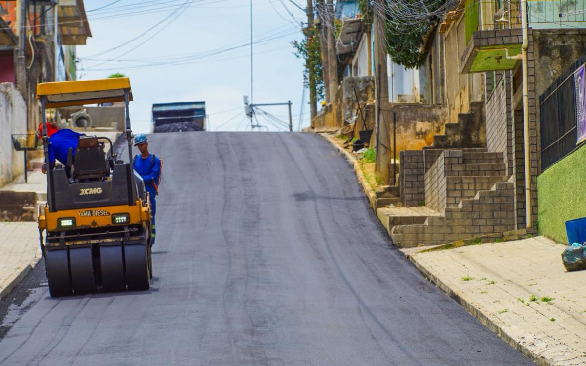 Rua Silveira Martins recebe asfalto novo em Éden