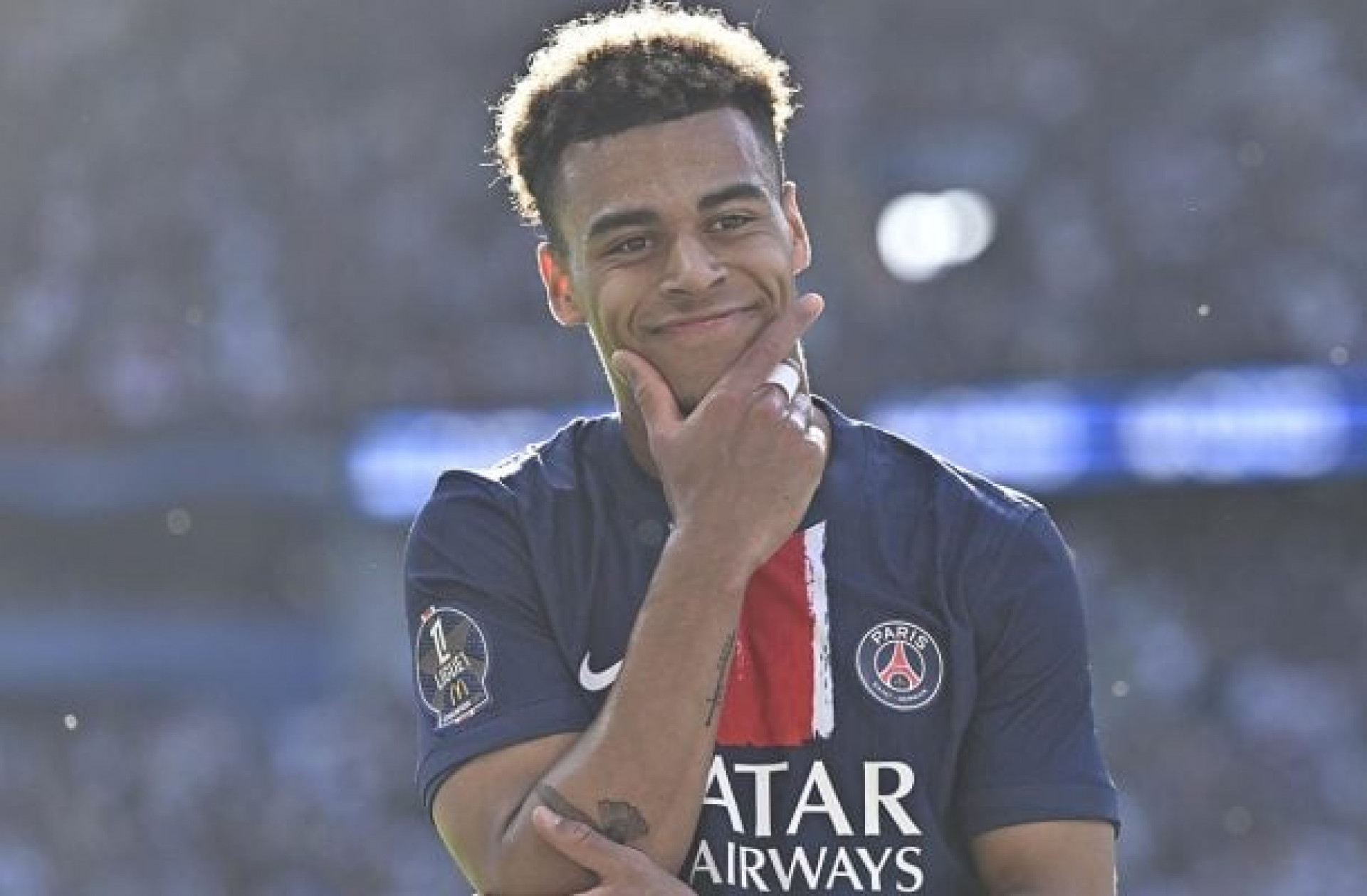 Astro do PSG, Désiré Doué conquista o Golden Boy 2025