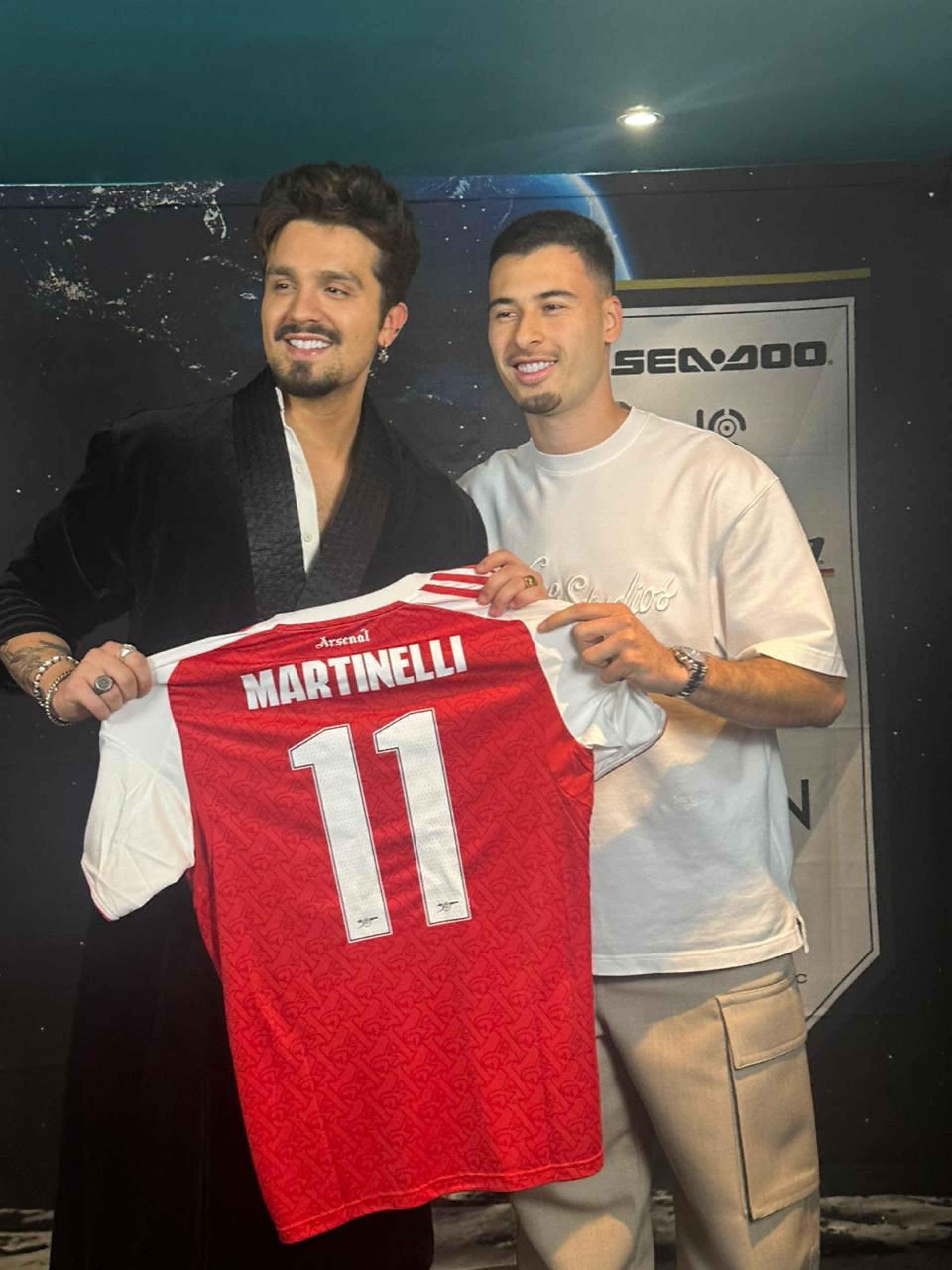 Luan recebeu o jogador Martinelli depois do show - Arleyde Caldi / Divulgação