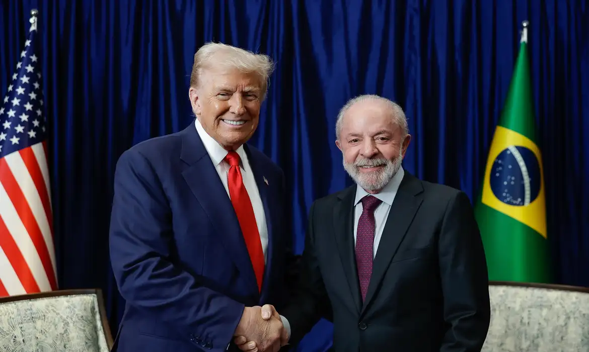 Lula Ameaça Trump: 'Vou Ligar!' Entenda a Guerra de Tarifas e o Futuro do Brasil