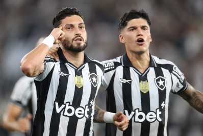 Botafogo se impõe no Nilton Santos e atropela o Vasco pelo Brasileirão