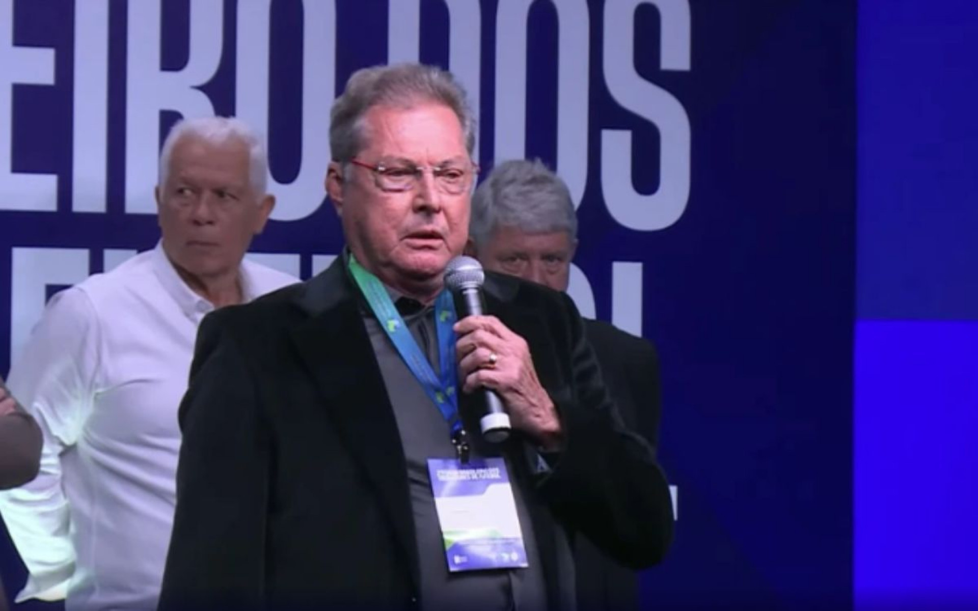 No 2&ordm; F&oacute;rum Brasileiro dos Treinadores de Futebol, Oswaldo de Oliveira criticou a 'invas&atilde;o de estrangeiros' - Reprodu&ccedil;&atilde;o / YouTube FBTF