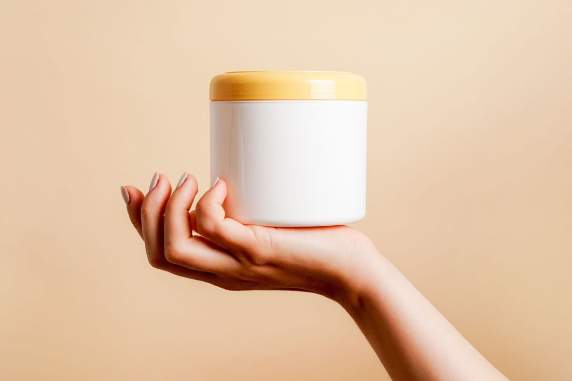 As recargas capilares se tornaram um dos tratamentos favoritos de quem busca performance e resultados rápidos (Imagem: nastya_ph | Shutterstock) 