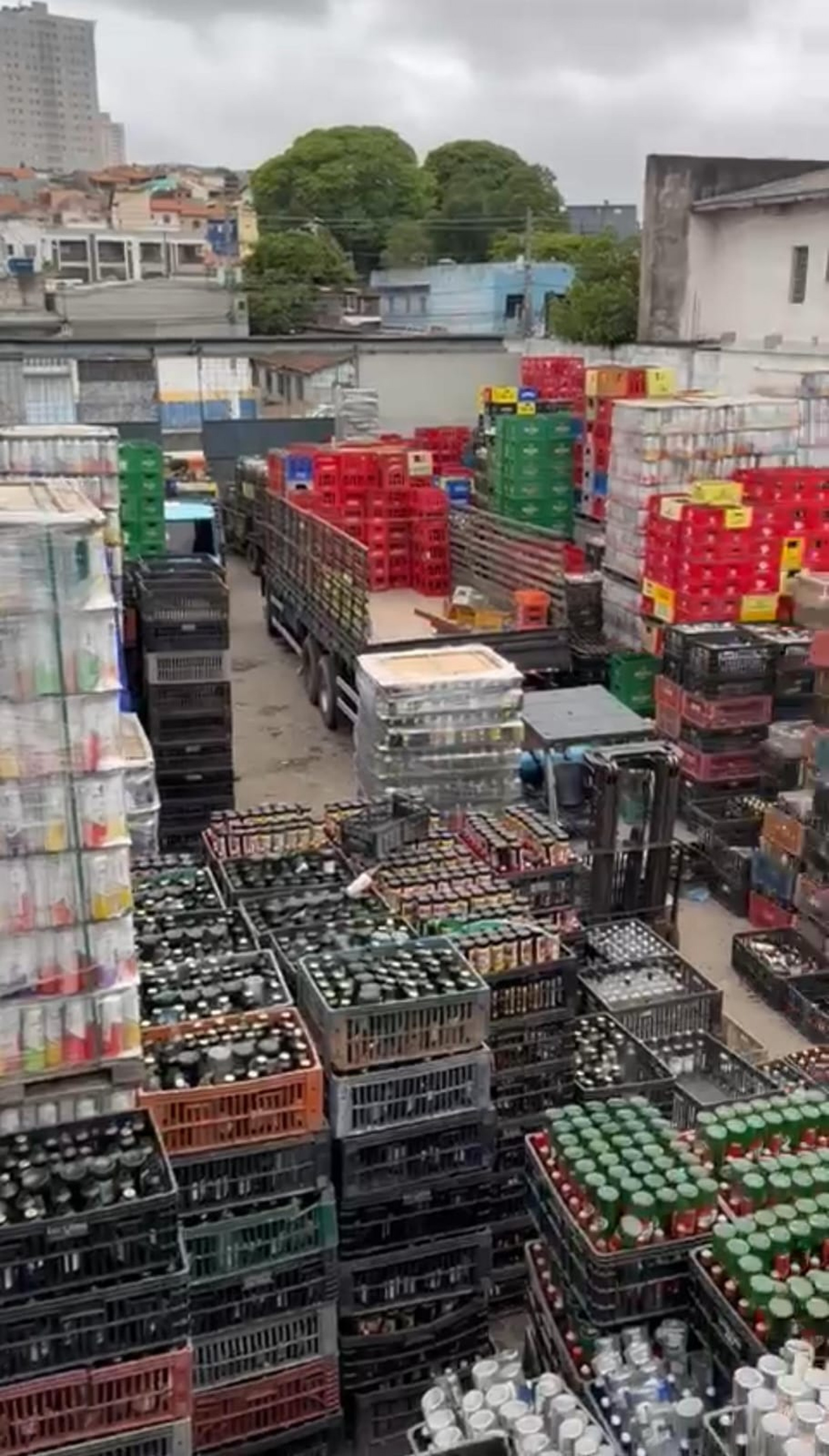 Polícia realiza operação para combater a falsificação de bebidas em São Paulo - Divulgação/ SSP-SP