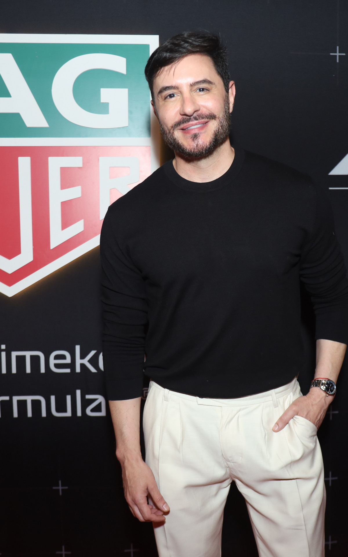 Ricardo Tozzi prestigia jantar em São Paulo