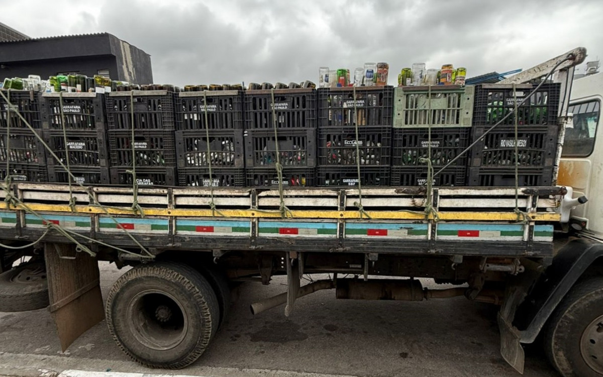 Polícia realiza operação para combater a falsificação de bebidas em São Paulo - Divulgação/ SSP-SP