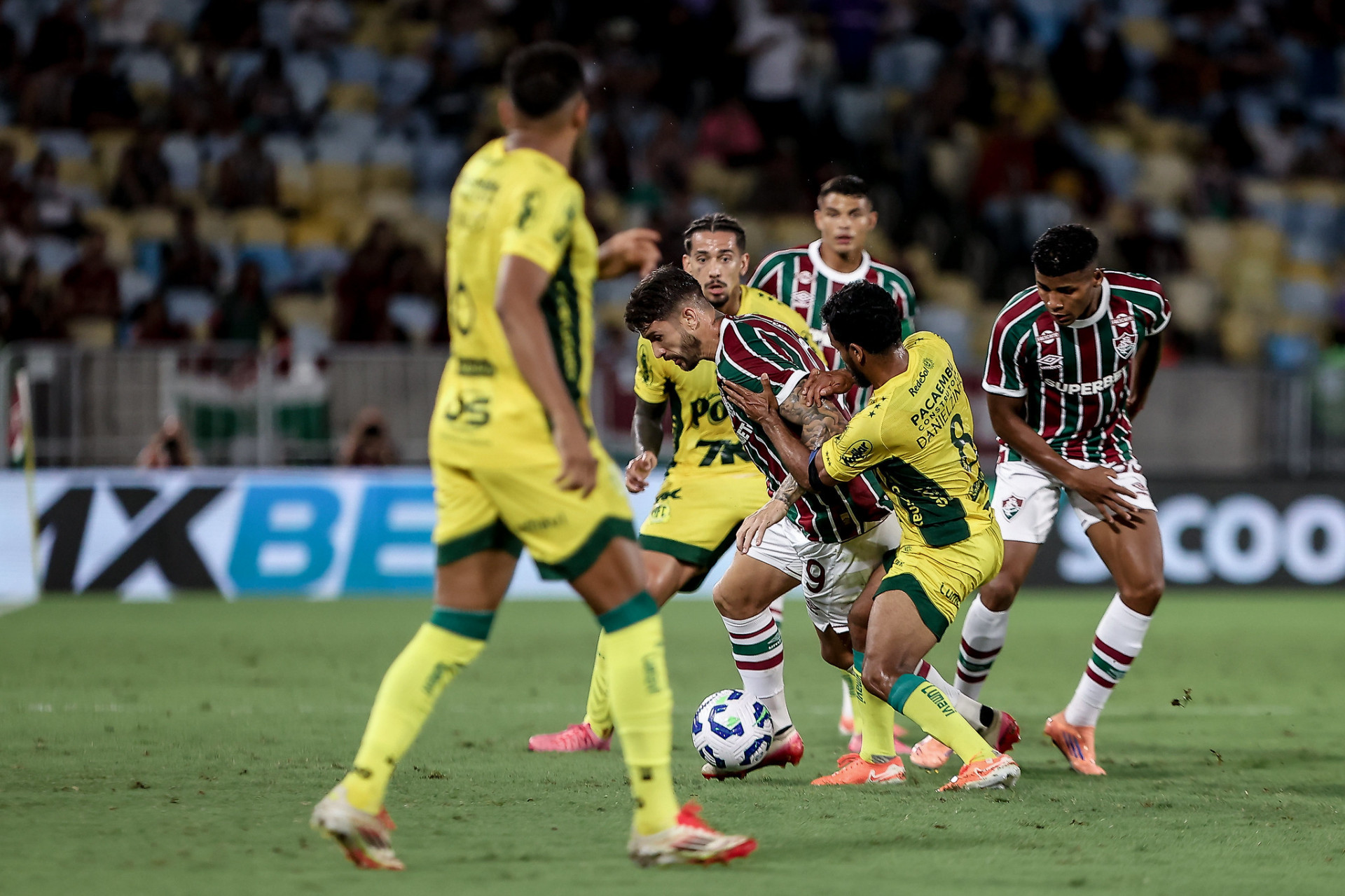 Everaldo. Fluminense enfrentou o Mirassol, nesta quinta-feira (6), no Maracanã, pela 32ª rodada do Brasileirão - Lucas Merçon/Fluminense FC