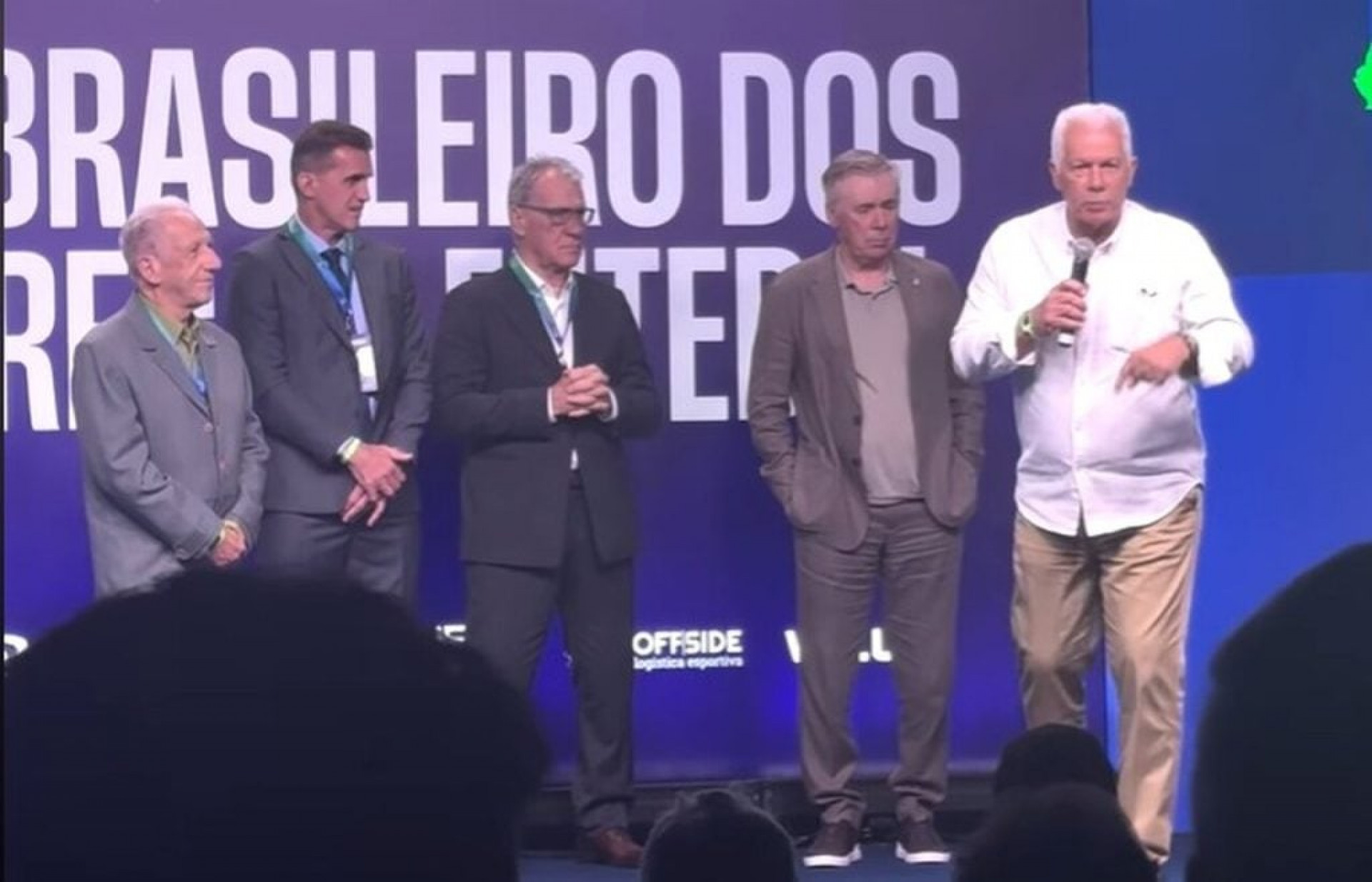 Oswaldo de Oliveira não pedirá desculpas após polêmica com Ancelotti