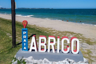 Energia e boa forma tomam conta da Praia do Abricó neste sábado em Rio das Ostras