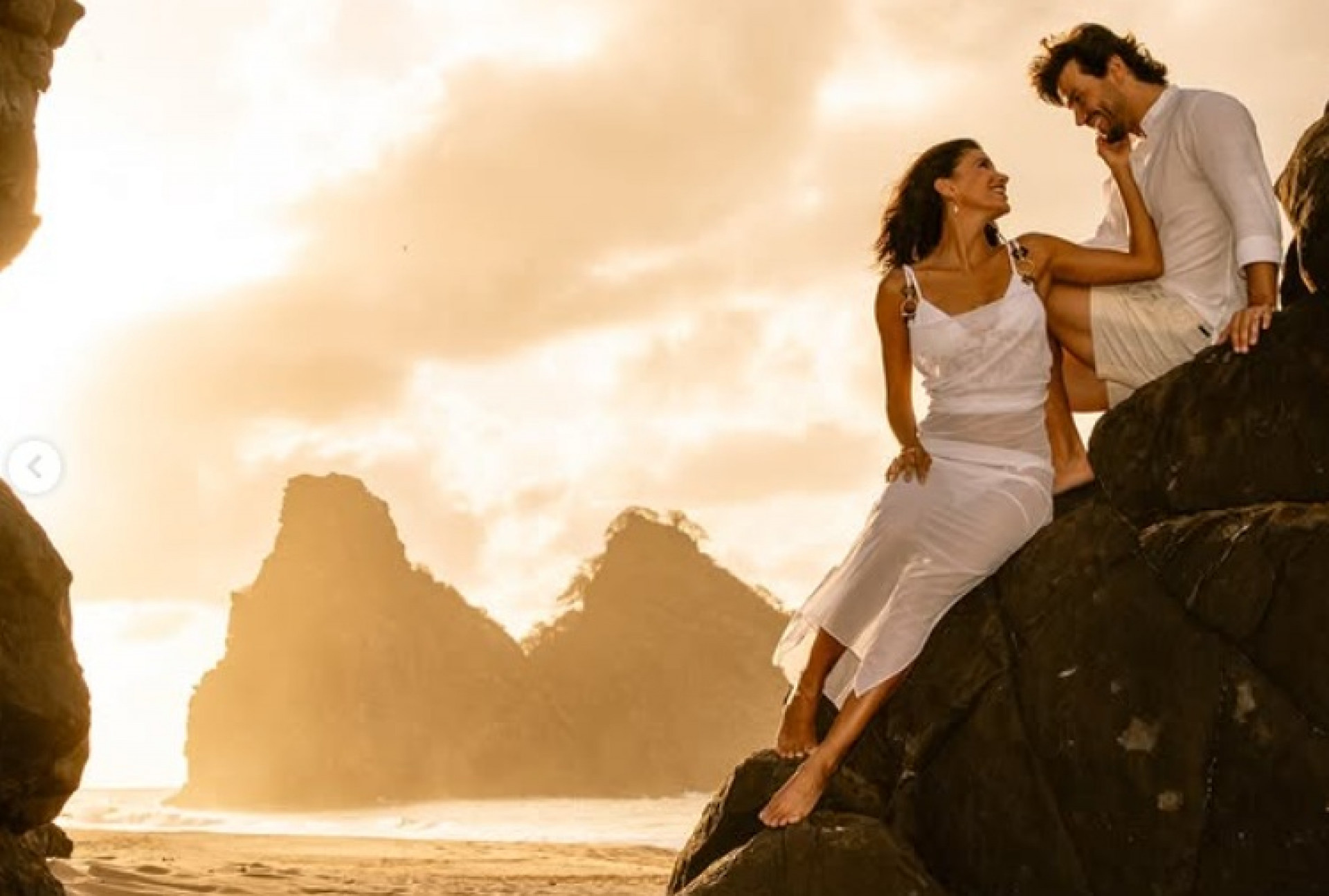 Jakelyne Oliveira e Mariano em Lua de Mel em Fernando de Noronha - Iaponã (@neuronha)