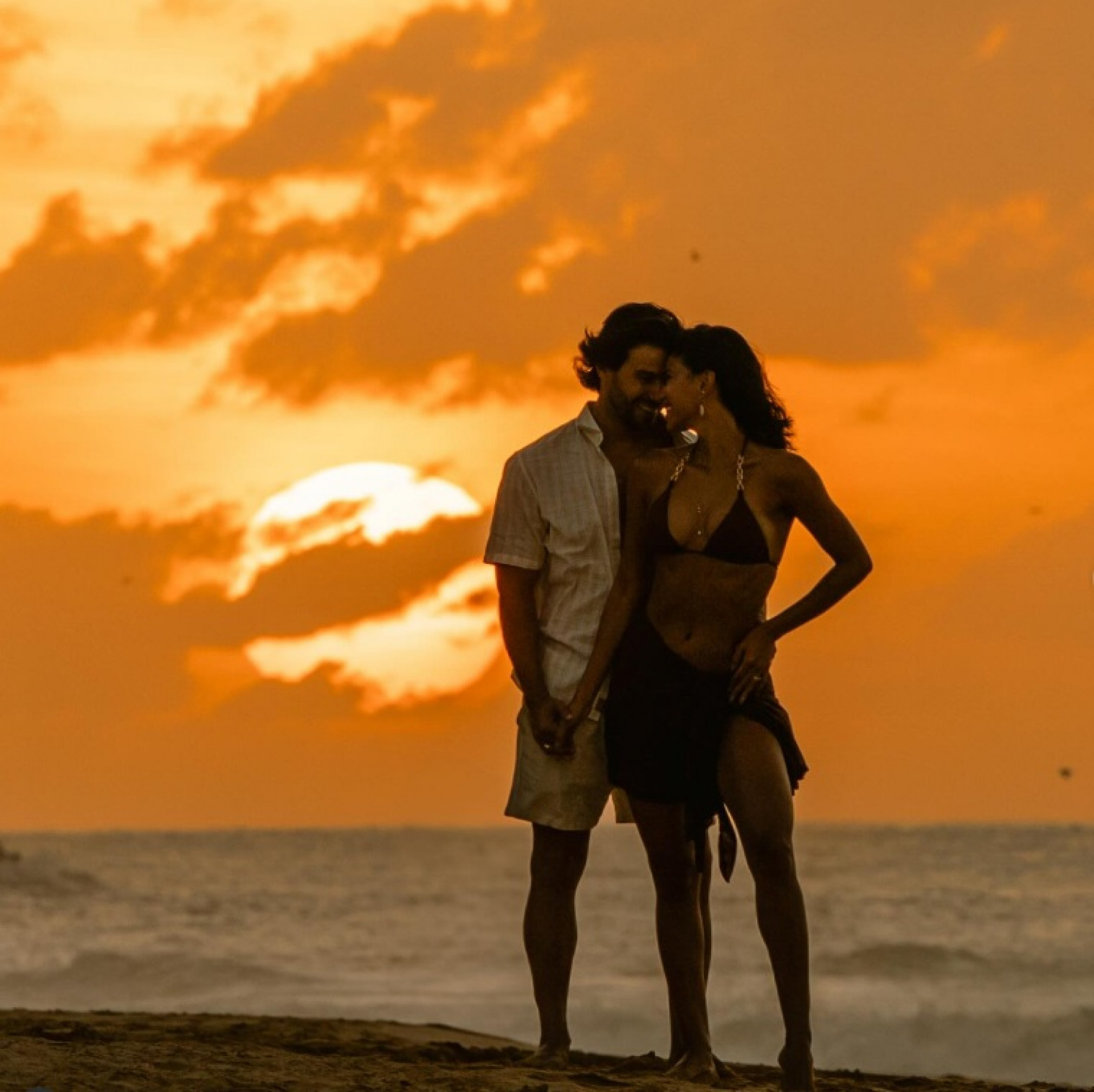 Jakelyne Oliveira e Mariano em Lua de Mel em Fernando de Noronha - Iaponã (@neuronha)